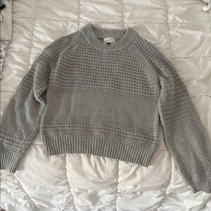 Universal Thread Light Gray Crew Neck Sweater